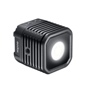 Осветитель светодиодный Godox WL4B для подводной съемки. Вид 1